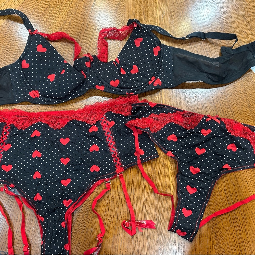Cacique Black and Red Heart Print Bra 44C 18/20 Set Plus Size 3 Pc NWOT